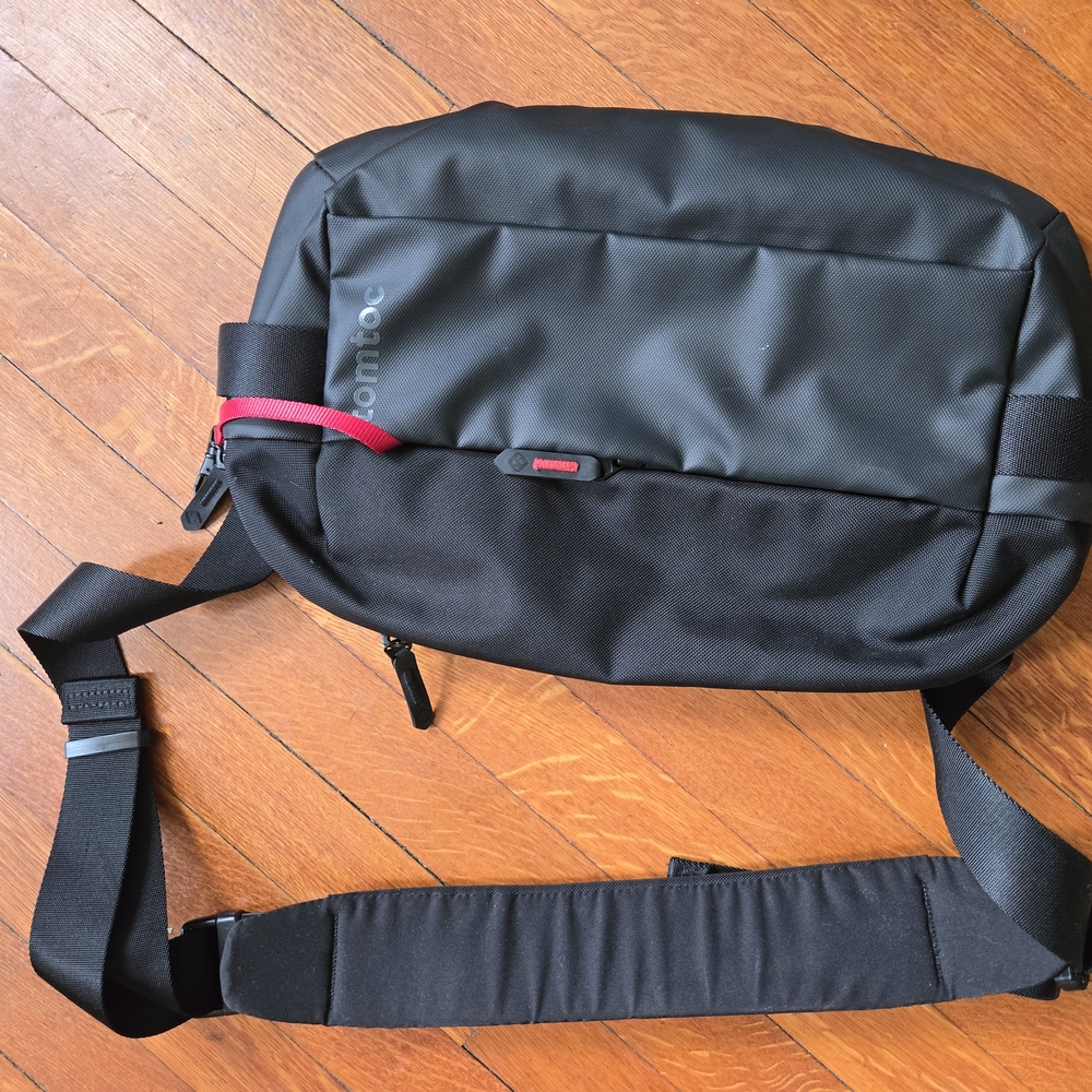 Tomtoc 7L Sling Bag